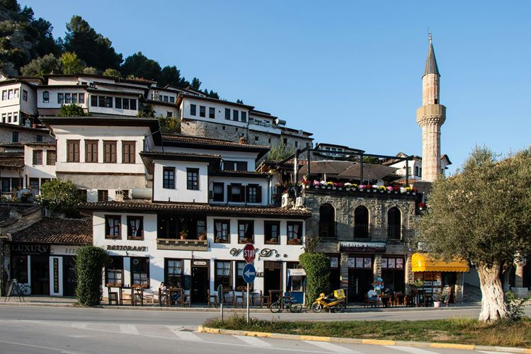 Úterý - Staré město Berat (UNESCO) + ochutnávka vína 